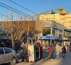 Istilart y Moreno: Choque y vuelco. No hubo heridos