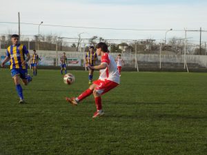 Fútbol de Primera: Huracán ganó en el adelanto
