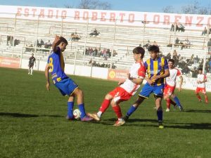 Fútbol de Primera: Huracán ganó en el adelanto