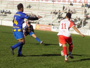 Fútbol de Primera: Huracán ganó en el adelanto