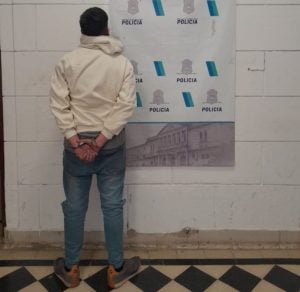 Iba en moto, lo pararon, le encontraron droga y fue preso