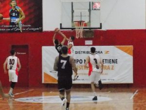 Básquet: Huracán primer finalista del Osvaldo Goizueta