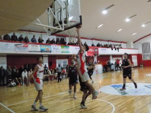 Básquet: Huracán primer finalista del Osvaldo Goizueta