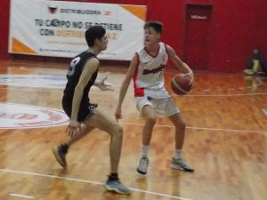 Básquet: Huracán primer finalista del Osvaldo Goizueta