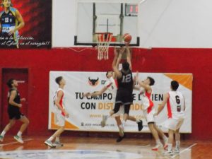 Básquet: Huracán primer finalista del Osvaldo Goizueta
