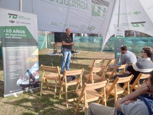 Inauguró Implementos BW en Mosconi 620