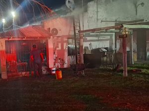 (videos) Incendio en la quinta de Huracán: importantes pérdidas materiales
