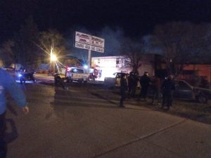 Voraz incendio consumió taller mecánico (video y audio)