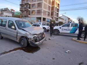 Istilart y Moreno: Choque y vuelco. No hubo heridos