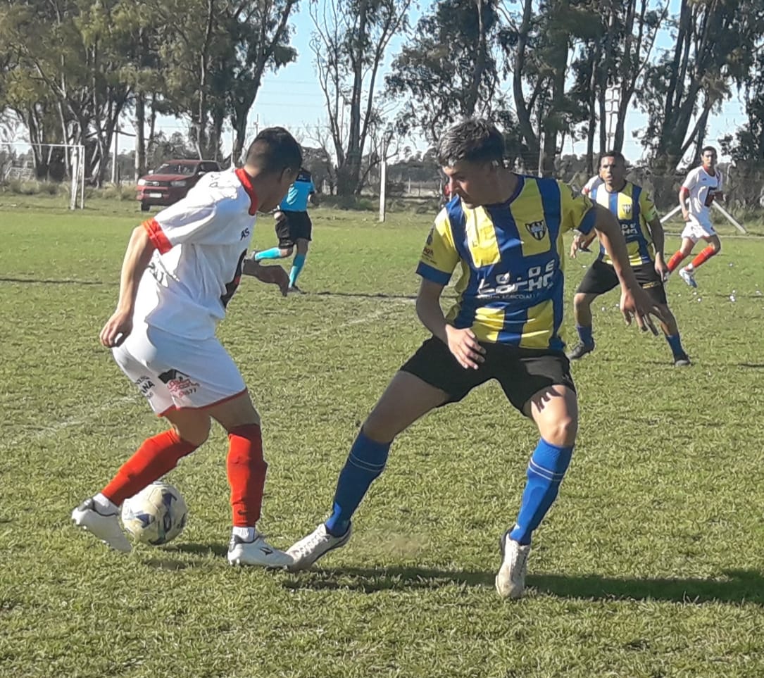 Ascenso:  Se juega la 3ª fecha del Clausura