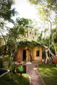 ¿Dormir en la casa de Shrek? En Paraguay existe y es una experiencia mágica
