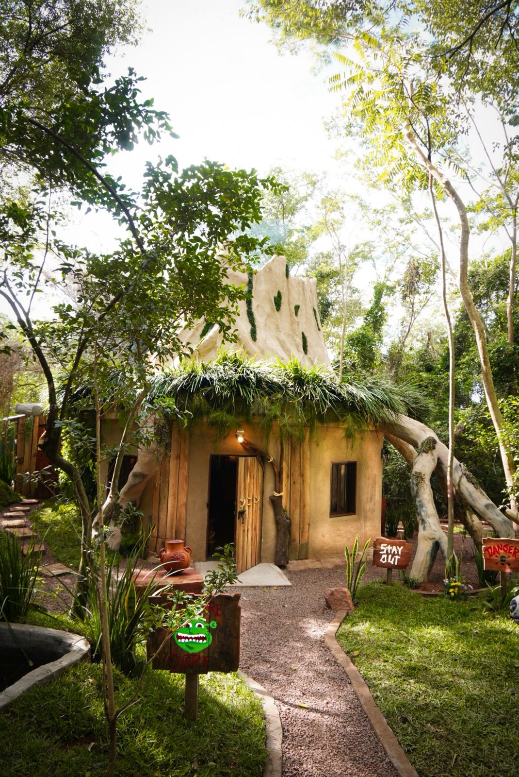 ¿Dormir en la casa de Shrek? En Paraguay existe y es una experiencia mágica