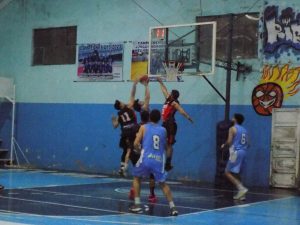 Básquet: Club de Pelota ganó y es el único Puntero