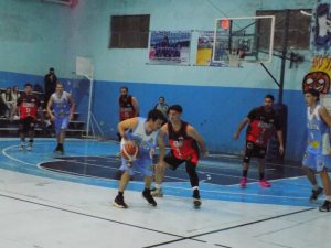 Básquet: Club de Pelota ganó y es el único Puntero