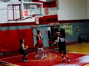 Básquet: Ganaron Quilmes y Alumni