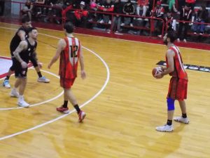 Básquet: Ganaron Quilmes y Alumni