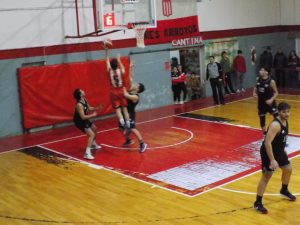 Básquet: Ganaron Quilmes y Alumni
