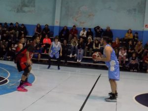 Básquet: Club de Pelota ganó y es el único Puntero
