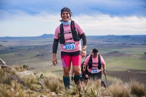 Trotadores en la carrera de Olimpo y el Desafío Cura Malal