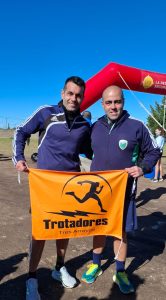 Trotadores en la carrera de Olimpo y el Desafío Cura Malal