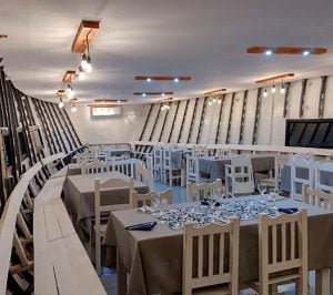 El barco “Mar del Plata” convertido en restaurante, en San Antonio Oeste