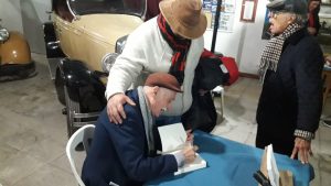 Alberto Deramo presentó el libro “Tres Arroyos sobre ruedas”