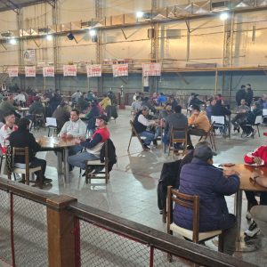 Buena concurrencia de parejas en el torneo de truco de Huracán