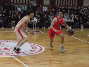 Básquetbol: Alumni superó a Huracán 79 a 76