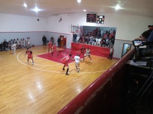 Provincial de básquet: Alumni “barrió” a Estudiantes de Olavarría