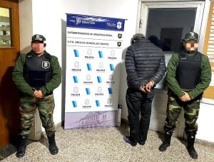 Cazadores furtivos abatieron avestruces en Chaves: fueron sorprendidos y aprehendidos
