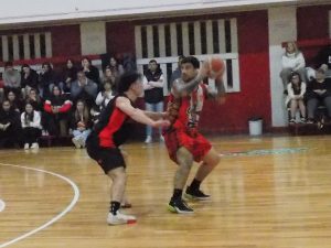 Básquet: Quilmes venció a Huracán en el clásico