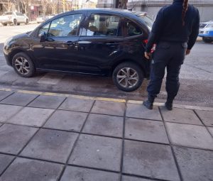 Accidente en pleno centro: una transeúnte herida