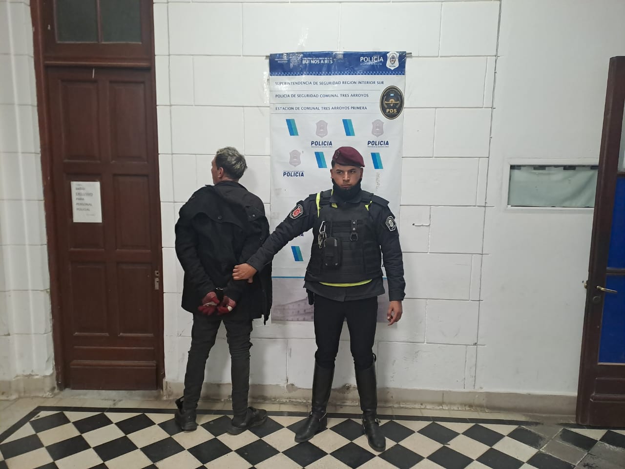 Aprehendido por resistencia a la autoridad