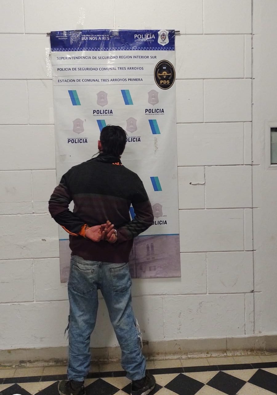 Amenazó de muerte a un vecino con una navaja y fue aprehendido