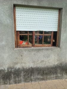 Violento episodio: aprehendieron a un joven por agredir la vivienda de su madre