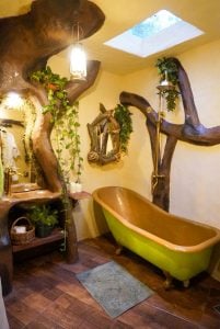 ¿Dormir en la casa de Shrek? En Paraguay existe y es una experiencia mágica