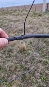 Eternet repuso un tramo de fibra óptica dañado por vandalismo en zona rural