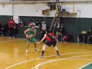 Básquet: Huracán se quedó con el Clásico