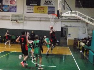 Básquet: Huracán se quedó con el Clásico