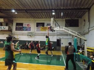 Básquet: Huracán se quedó con el Clásico