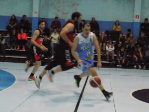 Básquet: Club de Pelota ganó y es el único Puntero