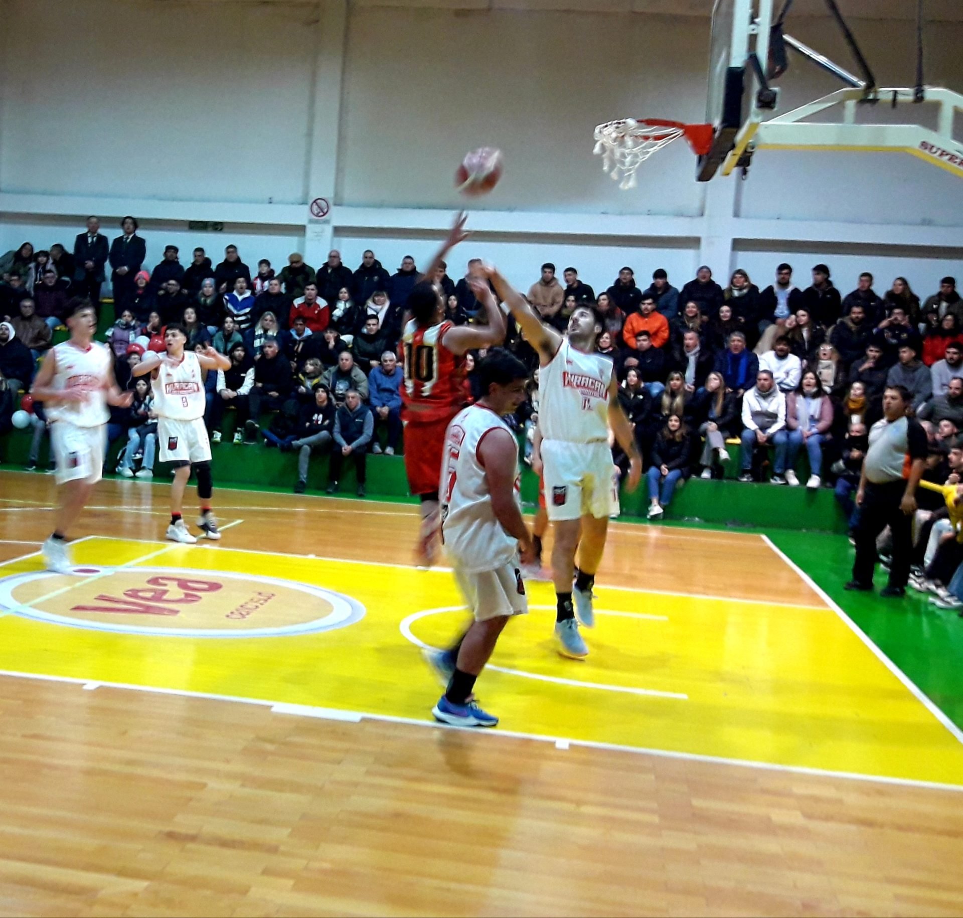 Básquet: Se juega la 4ª del Clausura