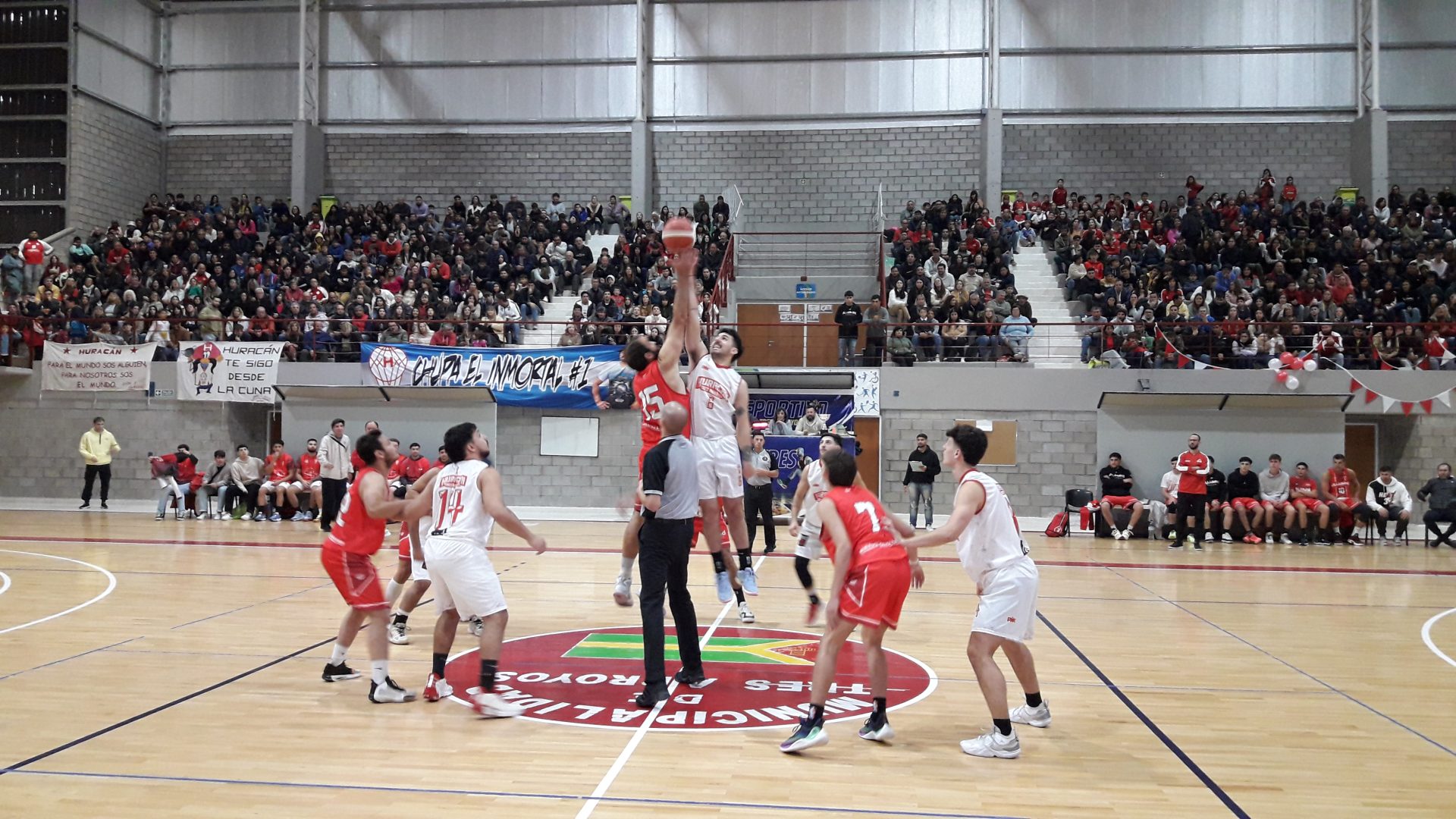 Básquet: Huracán y Alumni debutan por el Provincial