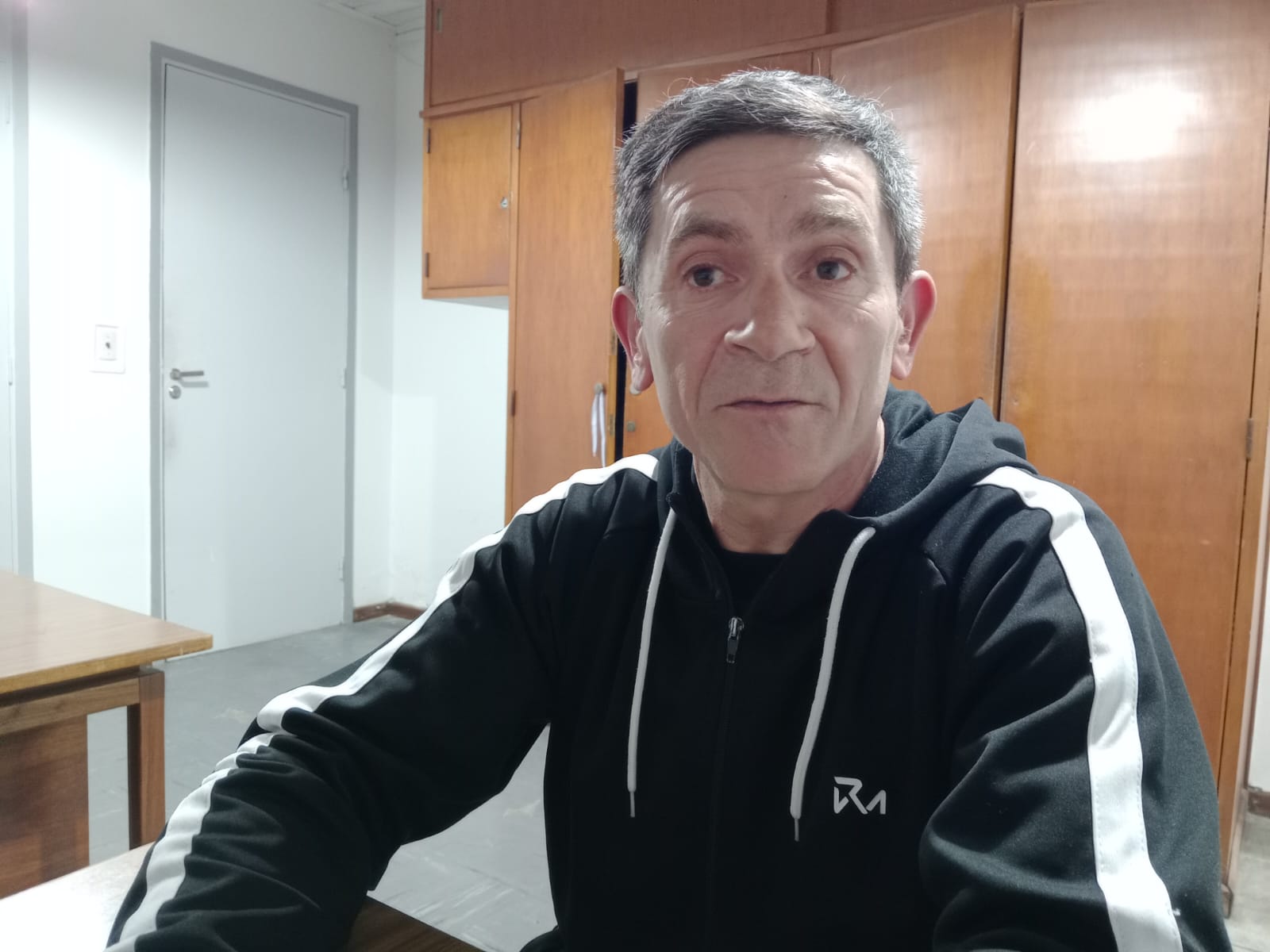 Ex empleado de Anselmo pide por pagos adeudados tras retiro voluntario