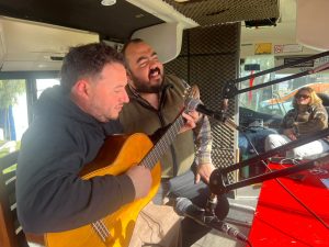 Juan Huici: Guitarra en mano anticipó su presentación en la Expo (audio y videos)