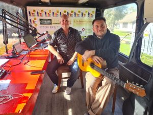 Juan Huici: Guitarra en mano anticipó su presentación en la Expo (audio y videos)