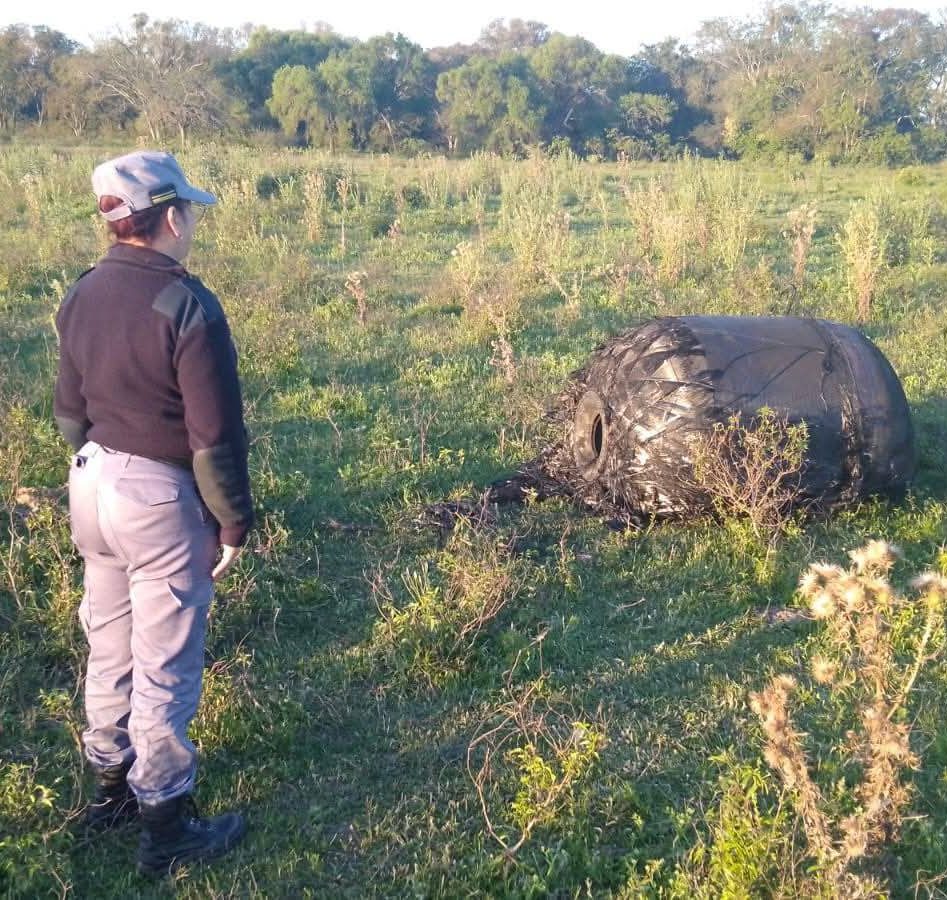 Misterio en Chaco: cayó un objeto metálico del cielo