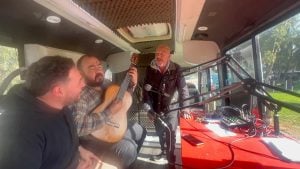 Juan Huici: Guitarra en mano anticipó su presentación en la Expo (audio y videos)