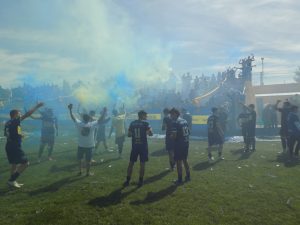 Fútbol de Primera: Luego del triunfo, Boca recibió la copa del Clausura