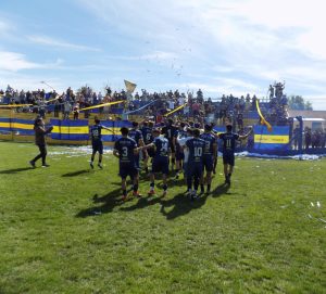 Fútbol de Primera: Luego del triunfo, Boca recibió la copa del Clausura